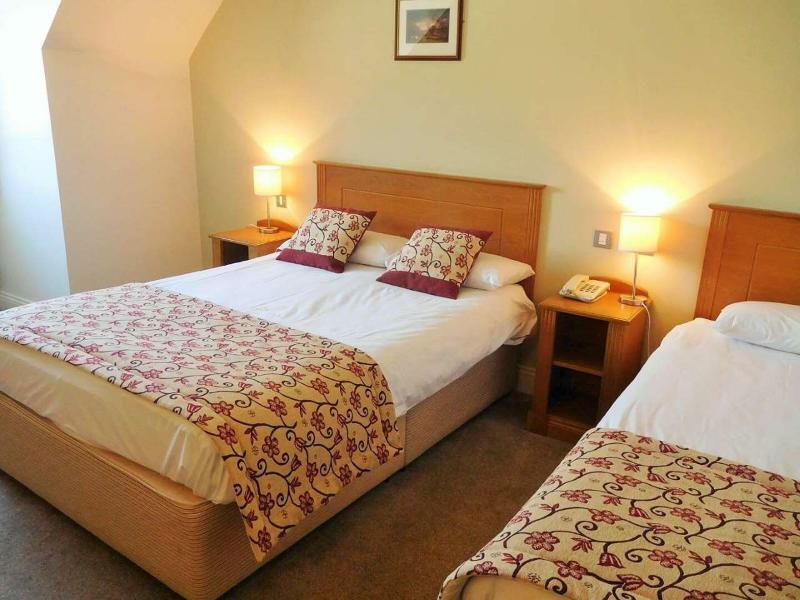Peacockes Hotel Maam Cross Екстер'єр фото